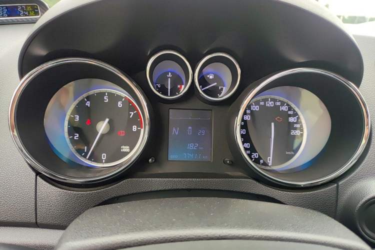 Used CHANGAN CS35 2016 1.6L Automatic Luxury Model China V Standard Instrument Cluster