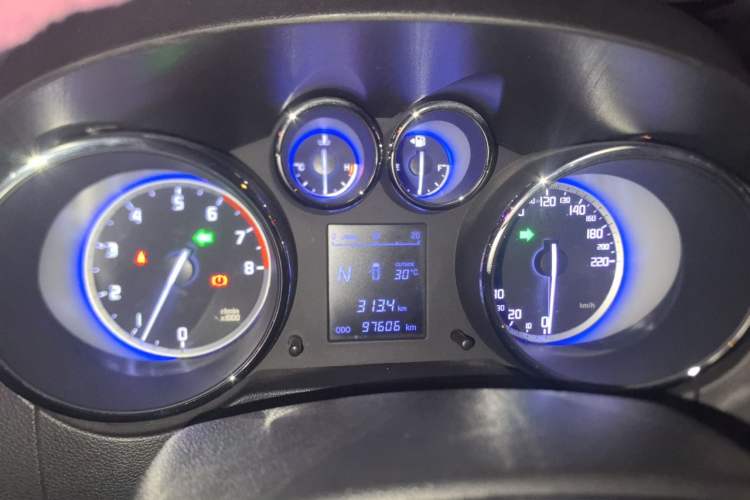 Used CHANGAN CS35 2016 1.6L Automatic Luxury Model China IV Standard Instrument Cluster