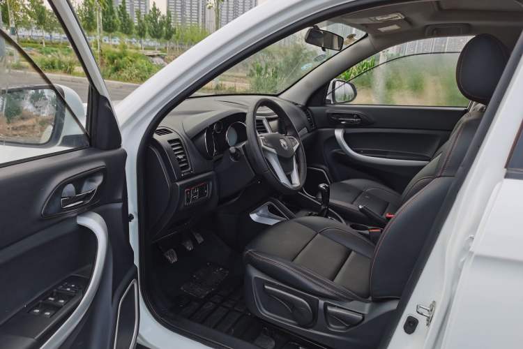 Used CHANGAN CS35 2016 1.6L Manual Luxury Model China V Standard Interior 1