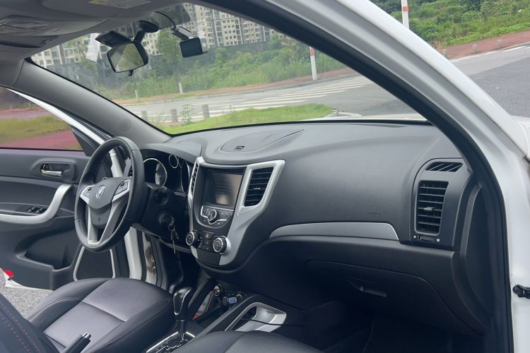 Used CHANGAN CS35 2016 1.6L Automatic Luxury Model China V Standard Interior 13