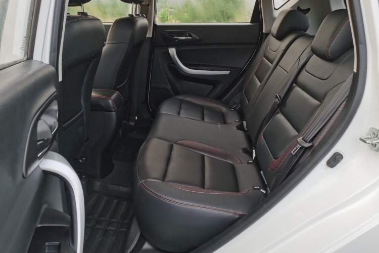 Used CHANGAN CS35 2016 1.6L Manual Luxury Model China V Standard Interior 3