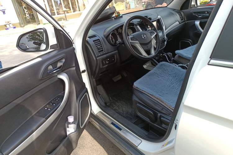 Used CHANGAN CS35 2016 1.6L Automatic Prestige Model China V Standard Interior 3