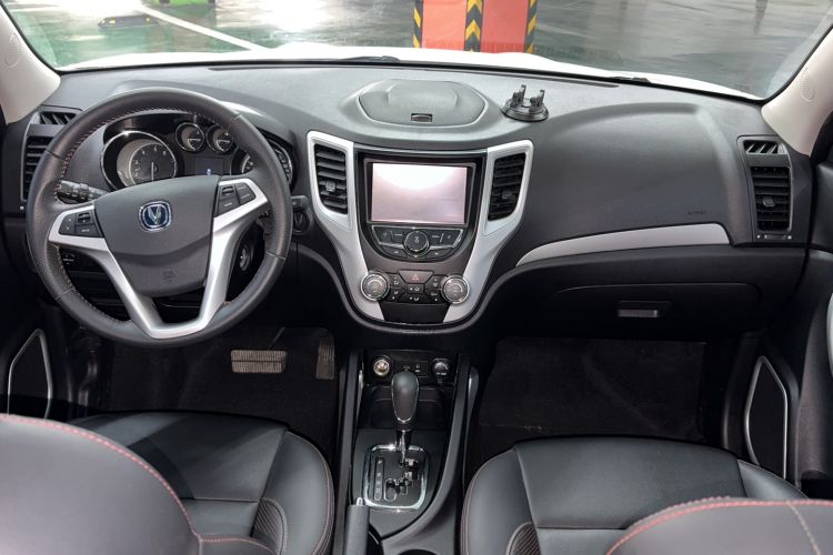 Used CHANGAN CS35 2016 1.6L Automatic Luxury Model China V Standard Interior 4