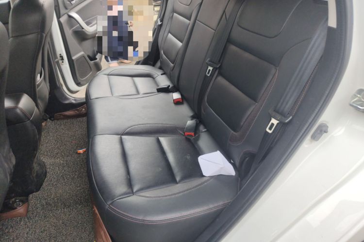 Used CHANGAN CS35 2016 1.6L Manual Luxury Model China IV Standard Interior 4