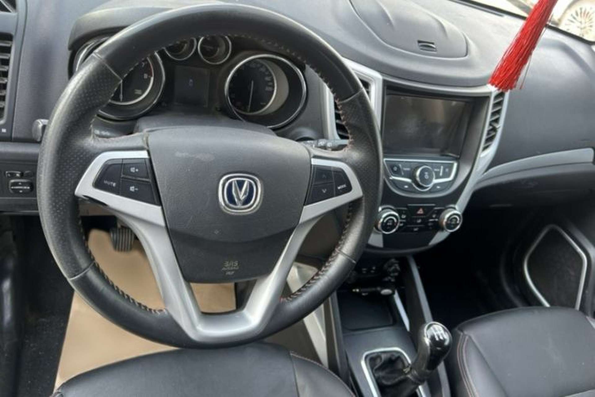 Used CHANGAN CS35 2016 1.6L Manual Luxury Model China V Standard Interior 5