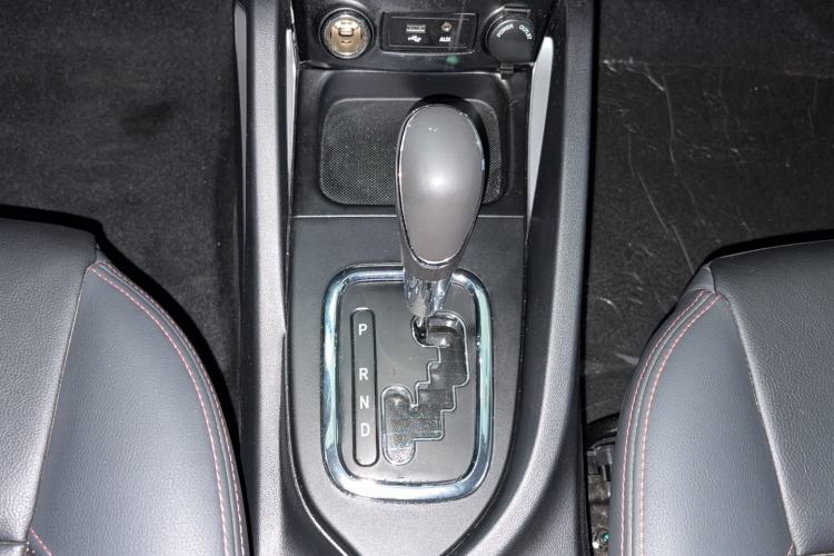 Used CHANGAN CS35 2016 1.6L Automatic Luxury Model China V Standard Interior 7