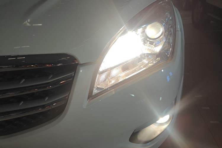 Used CHANGAN CS35 2016 1.6L Automatic Luxury Model China V Standard Left Front Headlight
