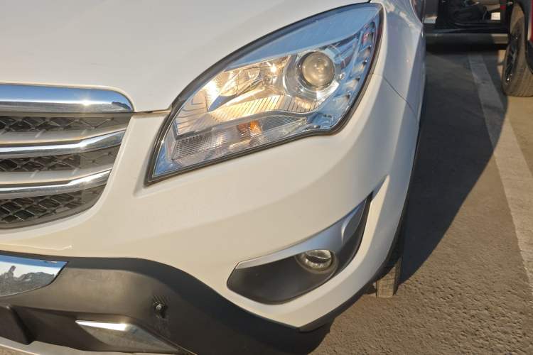 Used CHANGAN CS35 2016 1.6L Manual Luxury Model China IV Standard Left Front Headlight