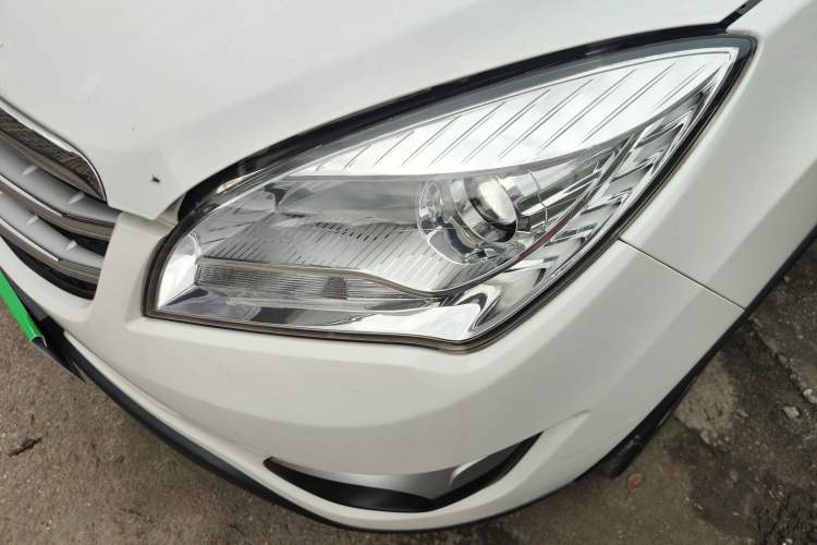 Used CHANGAN CS35 2016 1.6L Manual Luxury Model China IV Standard Left Front Headlight