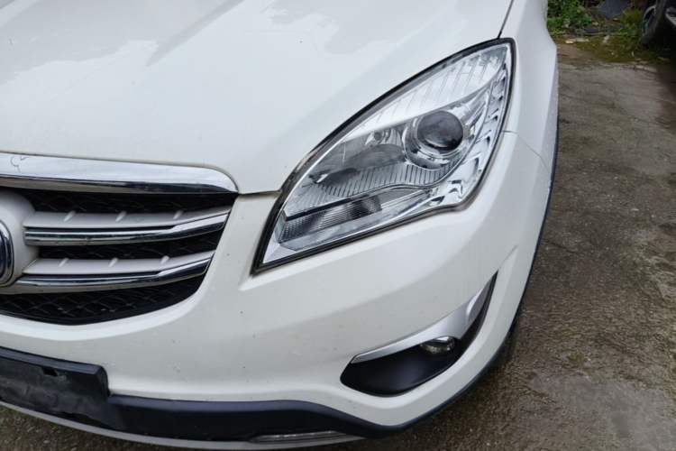 Used CHANGAN CS35 2016 1.6L Automatic Luxury Model China IV Standard Left Front Headlight