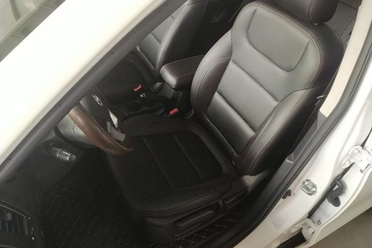 Used CHANGAN CS35 2016 1.6L Manual Luxury Model China IV Standard Left Front Seat