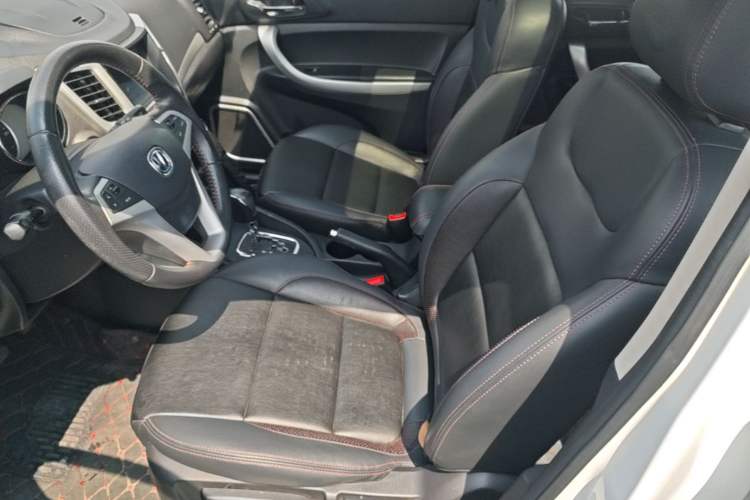 Used CHANGAN CS35 2016 1.6L Automatic Luxury Model China IV Standard Left Front Seat