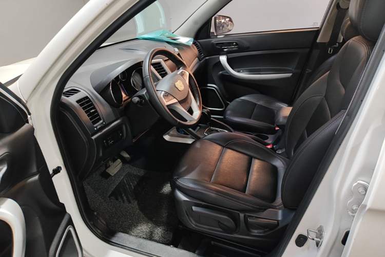 Used CHANGAN CS35 2016 1.6L Automatic Luxury Model China IV Standard Left Front Seat