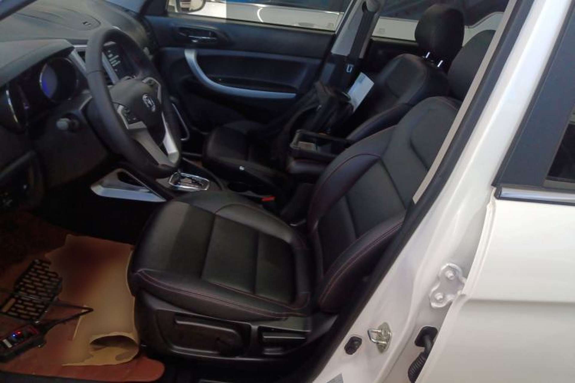 Used CHANGAN CS35 2016 1.6L Automatic Luxury Model China V Standard Left Front Seat