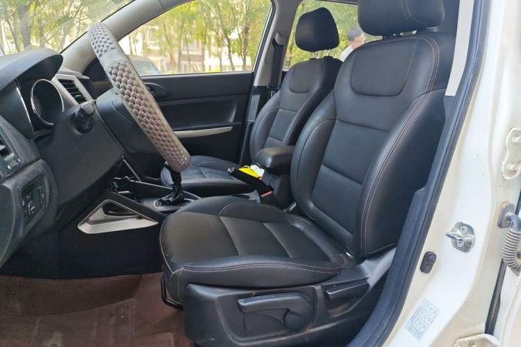 Used CHANGAN CS35 2016 1.6L Manual Luxury Model China IV Standard Left Front Seat