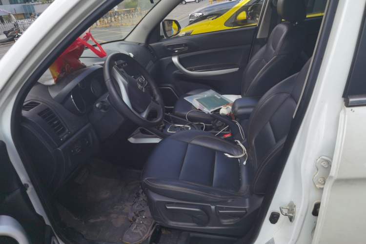 Used CHANGAN CS35 2016 1.6L Automatic Luxury Model China IV Standard Left Front Seat