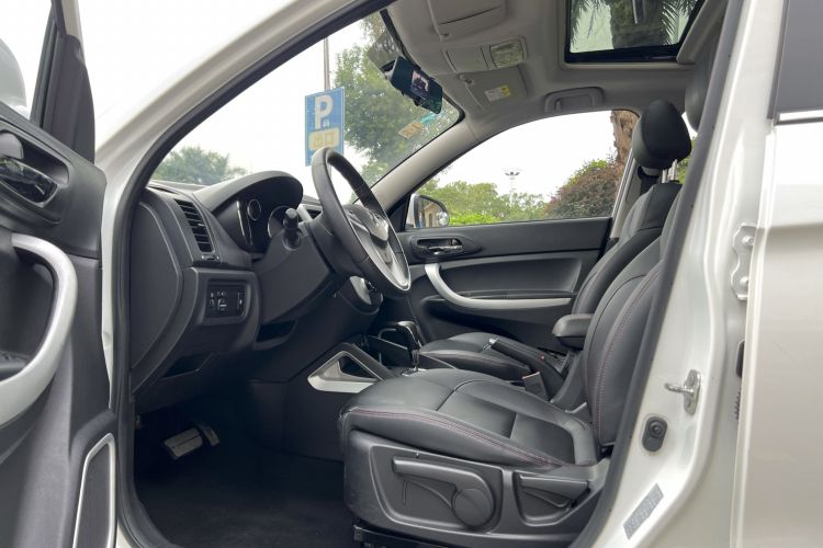 Used CHANGAN CS35 2016 1.6L Automatic Luxury Model China V Standard Left Front Seat