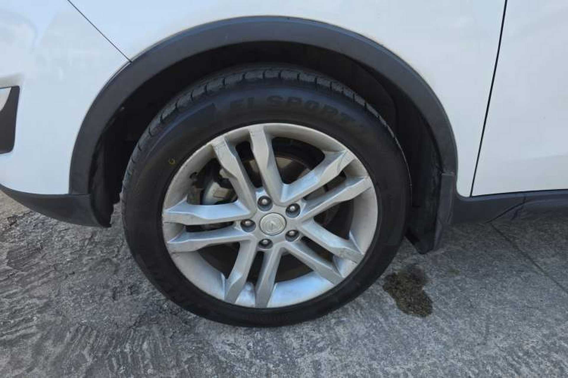 Used CHANGAN CS35 2016 1.6L Automatic Luxury Model China V Standard Left Front Wheel Hub