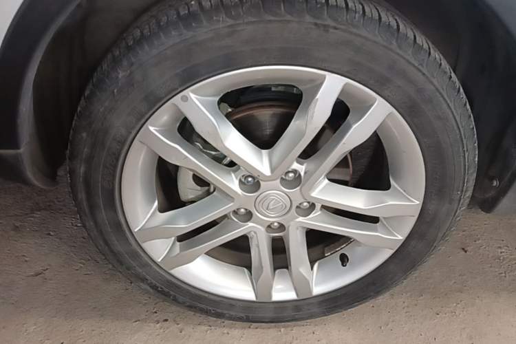 Used CHANGAN CS35 2016 1.6L Automatic Luxury Model China IV Standard Left Front Wheel Hub