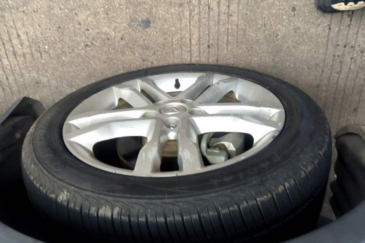 Used CHANGAN CS35 2016 1.6L Manual Luxury Model China V Standard Left Front Wheel Hub