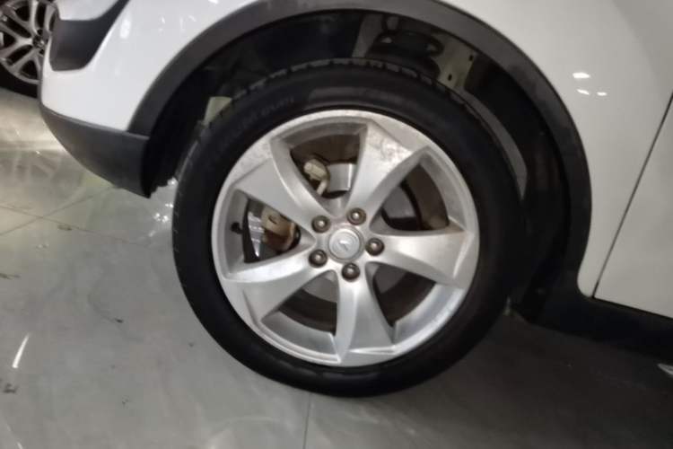 Used CHANGAN CS35 2016 1.6L Manual Luxury Model China IV Left Front Wheel Hub