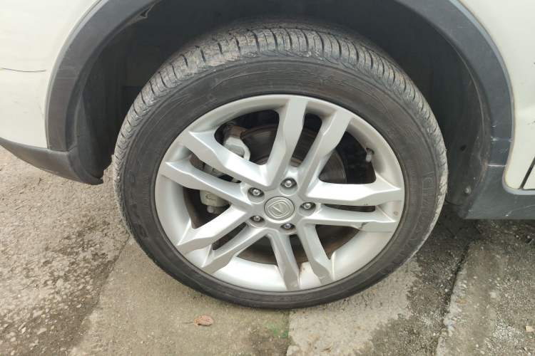 Used CHANGAN CS35 2016 1.6L Manual Luxury Model China IV Standard Left Front Wheel Hub