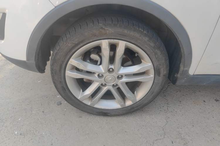 Used CHANGAN CS35 2016 1.6L Automatic Luxury Model China V Standard Left Front Wheel Hub