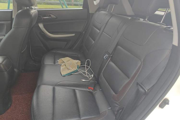 Used CHANGAN CS35 2016 1.6L Automatic Luxury Model China V Standard Left Rear Seat