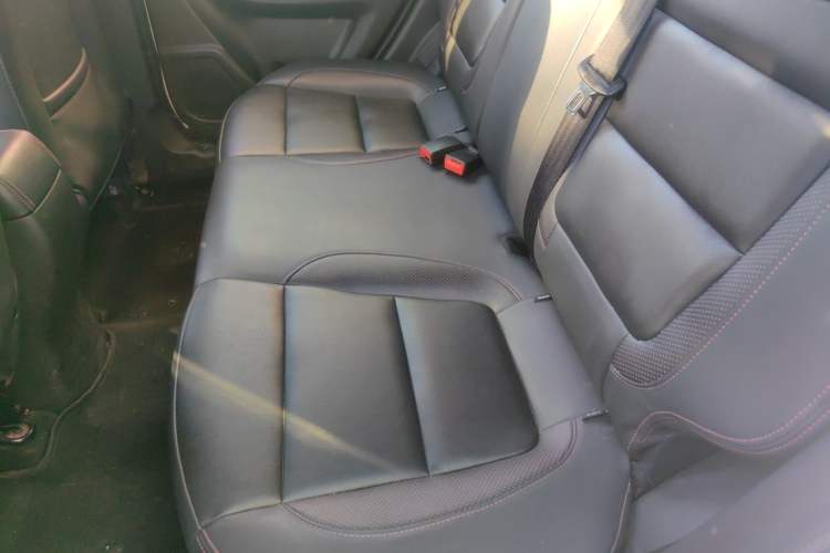 Used CHANGAN CS35 2016 1.6L Automatic Luxury Model China V Standard Left Rear Seat