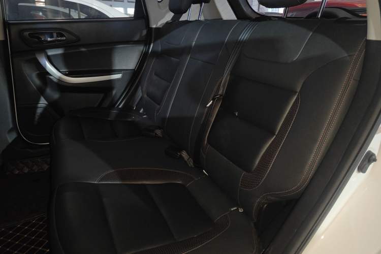 Used CHANGAN CS35 2016 1.6L Automatic Luxury Model China V Standard Left Rear Seat