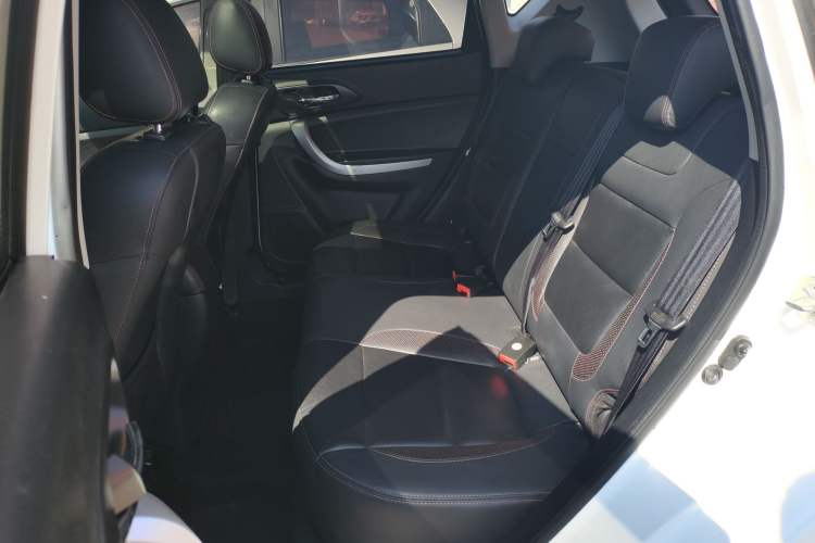 Used CHANGAN CS35 2016 1.6L Automatic Luxury Model China V Standard Left Rear Seat