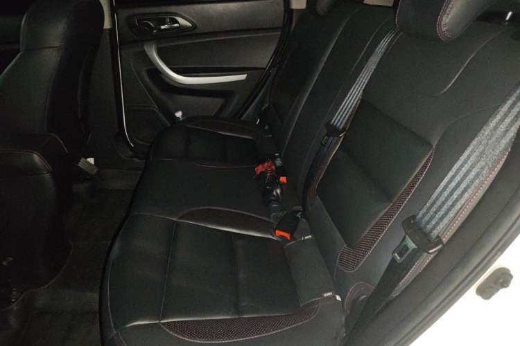 Used CHANGAN CS35 2016 1.6L Automatic Luxury Model China V Standard Left Rear Seat