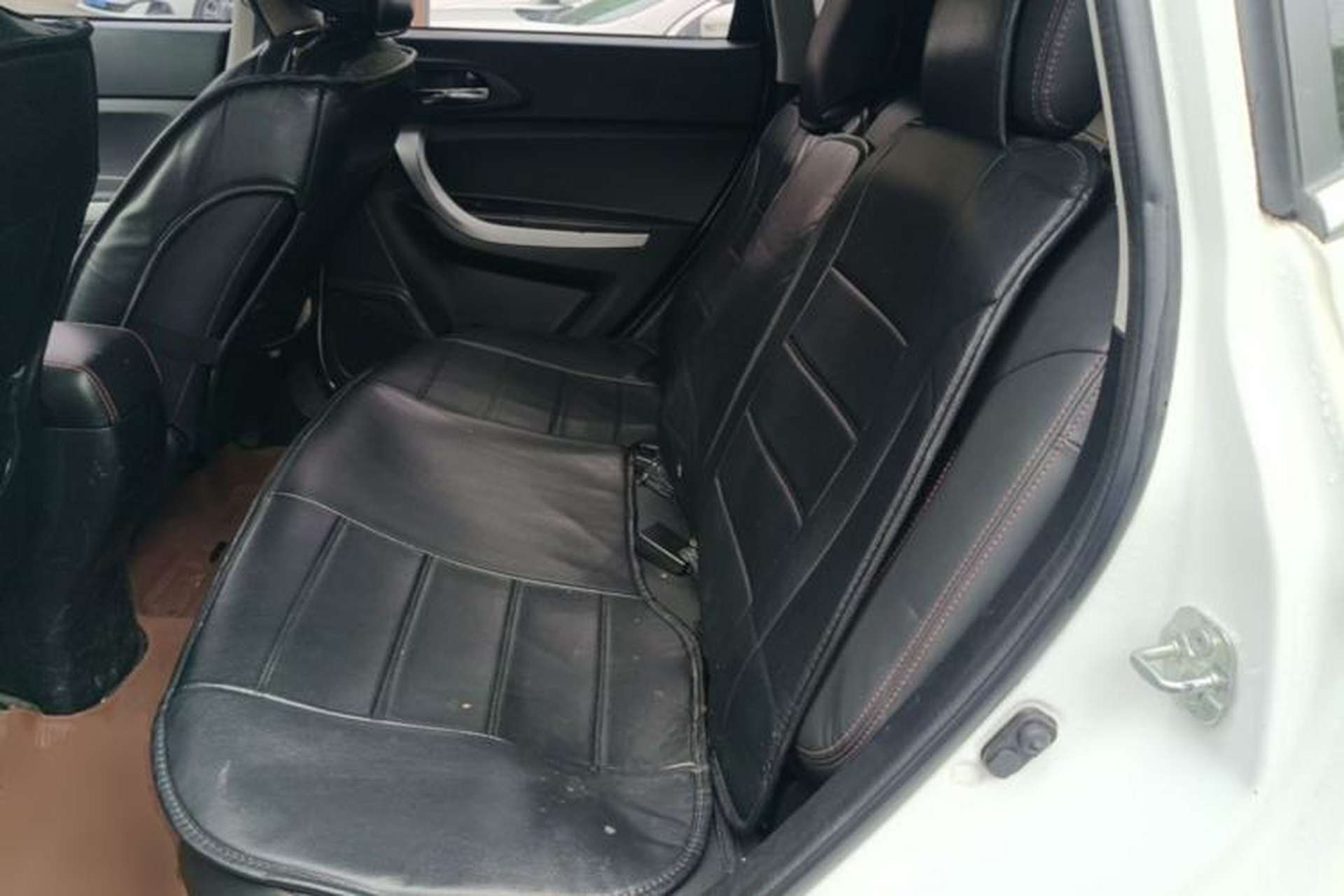 Used CHANGAN CS35 2016 1.6L Automatic Luxury Model China IV Standard Left Rear Seat