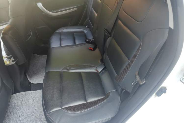 Used CHANGAN CS35 2016 1.6L Automatic Luxury Model China IV Standard Left Rear Seat