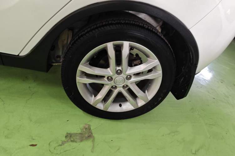 Used CHANGAN CS35 2016 1.6L Automatic Luxury Model China V Standard Left Rear Wheel Hub