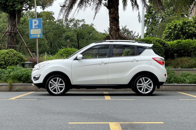 Used CHANGAN CS35 2016 1.6L Automatic Luxury Model China V Standard Left Side