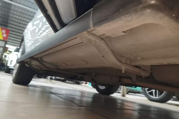 Used CHANGAN CS35 2016 1.6L Automatic Luxury Model China IV Standard Left Side Sill