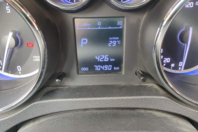 Used CHANGAN CS35 2016 1.6L Automatic Luxury Model China IV Standard Odometer Close Up