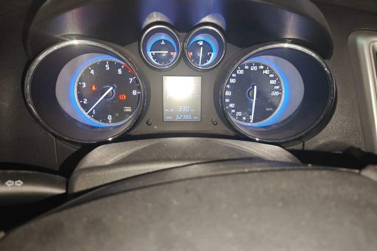 Used CHANGAN CS35 2016 1.6L Automatic Luxury Model China V Standard Odometer Close Up