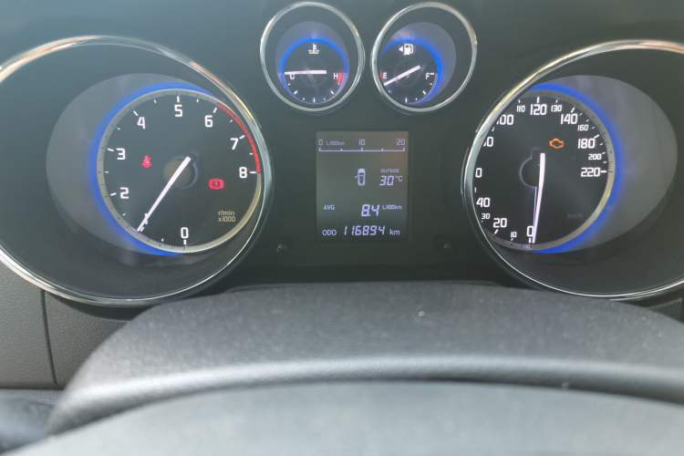 Used CHANGAN CS35 2016 1.6L Manual Luxury Model China V Standard Odometer Close Up