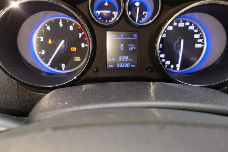 Used CHANGAN CS35 2016 1.6L Manual Luxury Model China V Standard Odometer Close Up