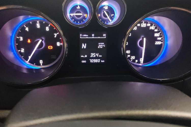 Used CHANGAN CS35 2016 1.6L Automatic Luxury Model China V Standard Odometer Close Up