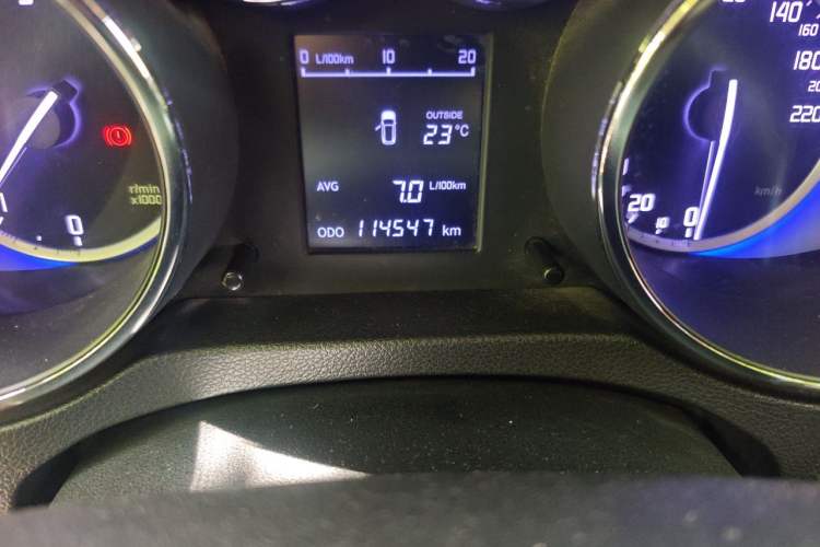 Used CHANGAN CS35 2016 1.6L Manual Luxury Model China V Standard Odometer Close Up