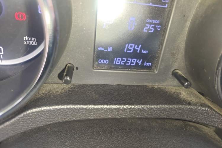 Used CHANGAN CS35 2016 1.6L Automatic Luxury Model China IV Standard Odometer Close Up