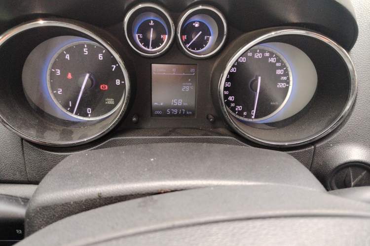 Used CHANGAN CS35 2016 1.6L Manual Luxury Model China V Standard Odometer Close Up