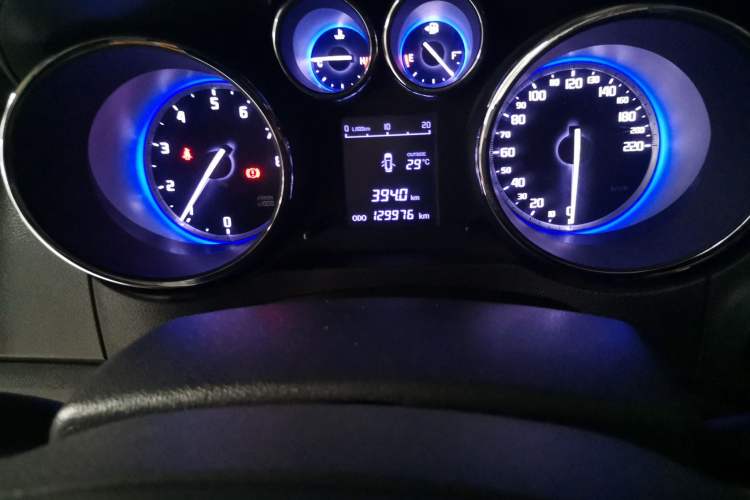 Used CHANGAN CS35 2016 1.6L Manual Luxury Model China IV Standard Odometer Close Up