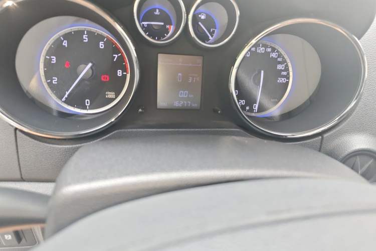 Used CHANGAN CS35 2016 1.6L Manual Luxury Model China IV Standard Odometer Close Up
