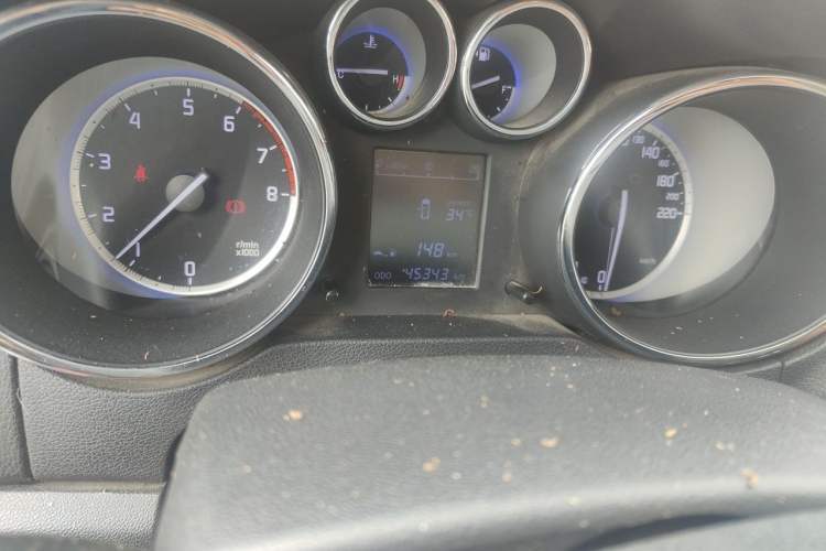 Used CHANGAN CS35 2016 1.6L Manual Luxury Model China IV Standard Odometer Close Up