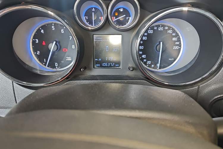 Used CHANGAN CS35 2016 1.6L Manual Luxury Model China IV Standard Odometer Close Up