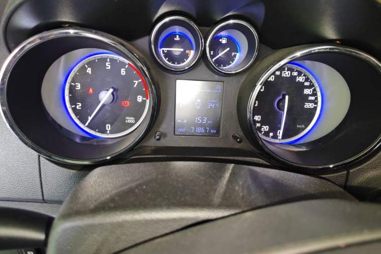 Used CHANGAN CS35 2016 1.6L Automatic Luxury Model China IV Standard Odometer Close Up